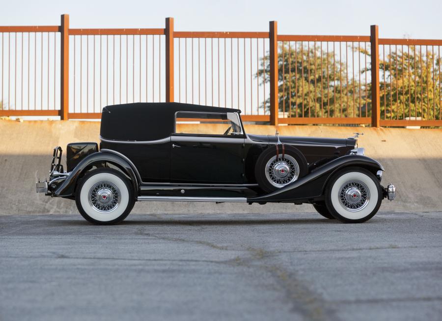  Packard Super 8 Convertible Victoria 1933 года  (фото 12 из 16)